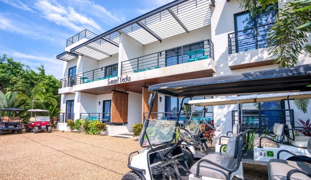 Oceanfront Sunset Gecko Condo - Second Floor 2A