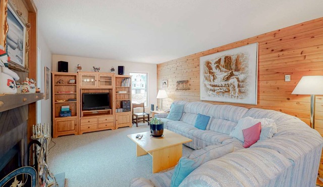 Okanagan - Ptarmigan Inn 302 - Powder Family
