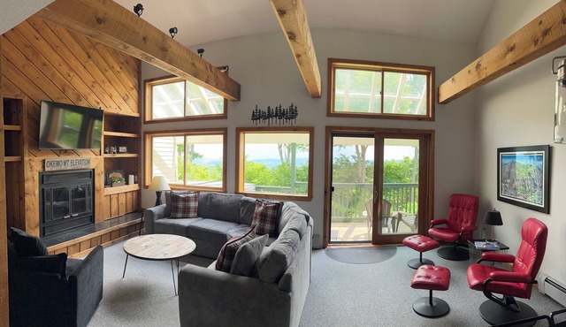 Okemo Alpine Escape: Views, Hot Tub, Sauna & Easy Ski Access