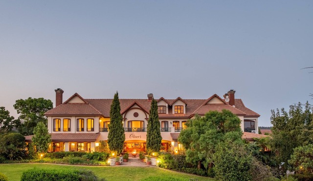 Oliver's Restaurant & Lodge