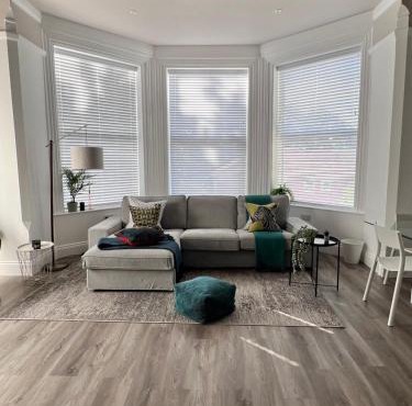 On The Avenue Apt 4