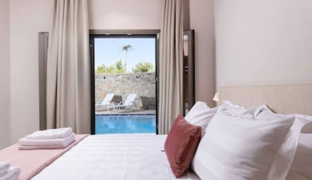 Onore Lake Suite & pool | Dasia