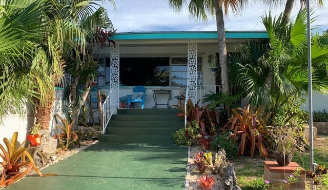 Open 3 BR 2 Bath Home with Private Pool, Wi-Fi, 5 Minutes to Cable Beach
