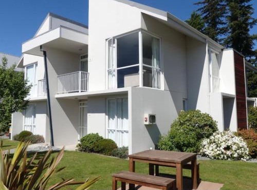 Opuke Crash Pad Methven - with mountain views.