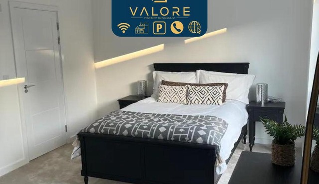 Outstanding 4-Bedroom Town House By Valore Property Services