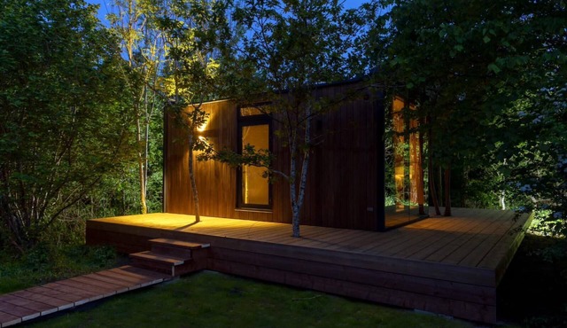 Oxfordshire: Lakeside Mirror Houses (FULL SITE)