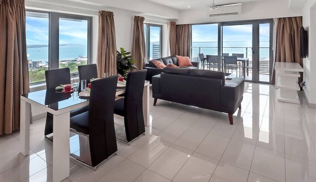 "Padstow" Darwin City Penthouse