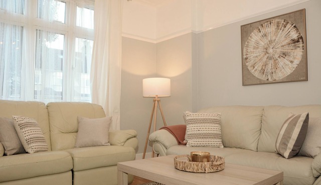 Palmers Green | 3BDR | Entire House | Relocation