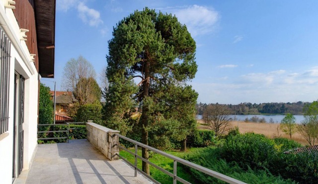 Panoramic villa (Montorfano Garden & Lake View)