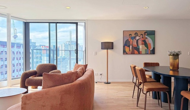 Parkside Penthouse 3Beds & 2Baths vs 1AC Pool Gym