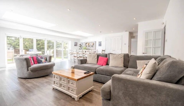Pass the Keys | Large and spacious House in Chelmsford!