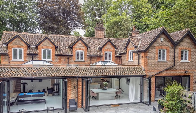 Pass the Keys | Prestigious 5 Bed Retreat Spacious Tranquil Haven
