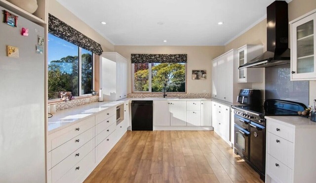 Peace in the countryside, Child/Pet Friendly, Fab Outdoor space + swimming pool