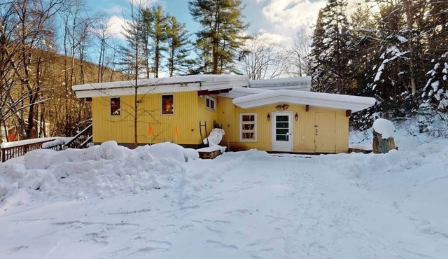 Peaceful house on 77 acres w/sauna, jet tub, foosball, piano, w/d