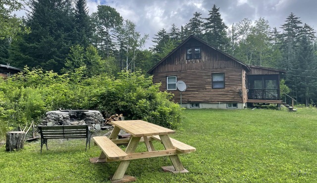 Peaceful Mountain Cabin in Granville, Vermont. Pet friendly.