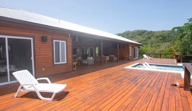 Peaceful Private Natural Paradise. Private pool. Restaurant & Bar, Dive Shop