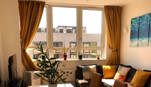 Peaceful, Spacious and Modern 2 Bedrooms apartment in CMK. Free Parking