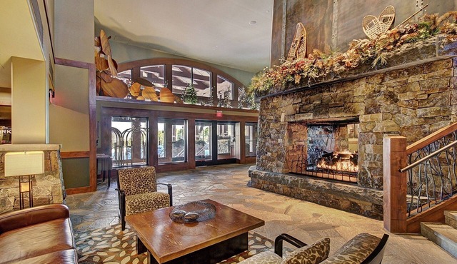 Penthouse 4 Bedroom At Base Of Peak 8 Condo by RedAwning
