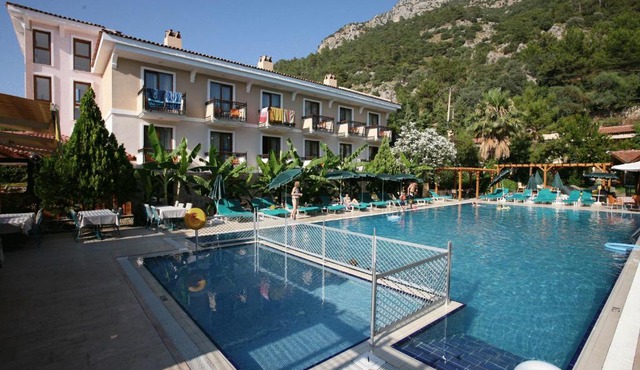 Perdikia Beach