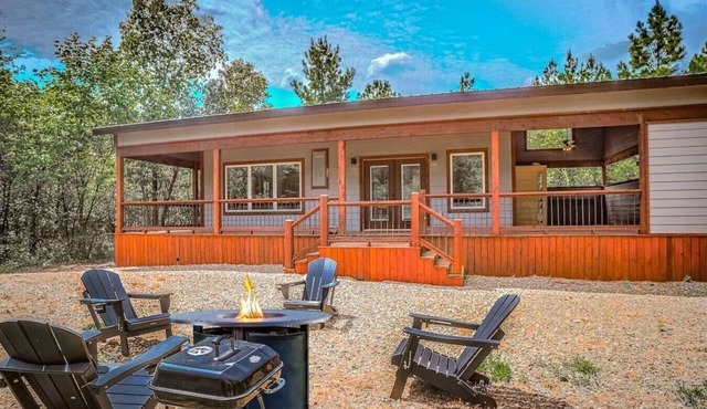 Pet-Friendly Broken Bow Cabin with Private Hot Tub – Minutes from Beavers Bend State Park