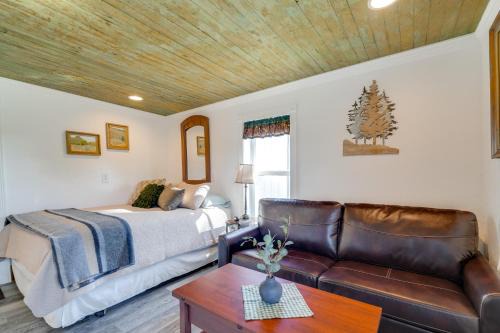Pet-Friendly Farmhouse Suite w/Patio in Vaughn!
