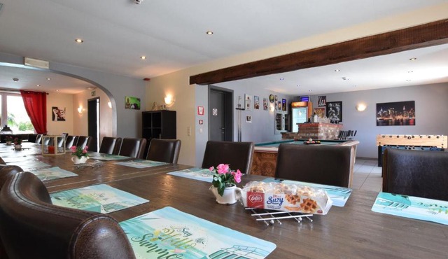 Pleasant Holiday Home with Sauna and Jacuzzi in Courtil