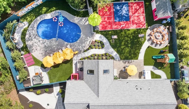 Pool, Hot Tub, Pickleball, Games, Movies, Playroom, Pets OK