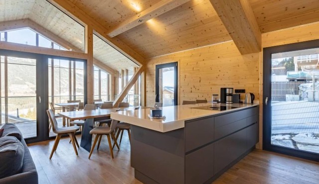 Premium mit 3 SZ,Sauna&Aussenbadewanne by Interhome