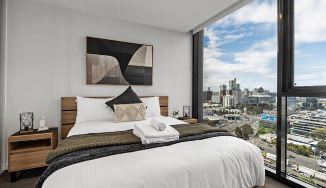 Premium Retreat | Balcony/Views/Pool/Gym/Parking