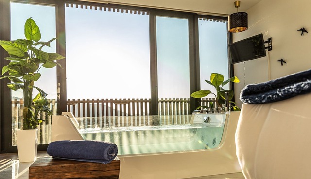 Premium Room with Whirlpool Bath