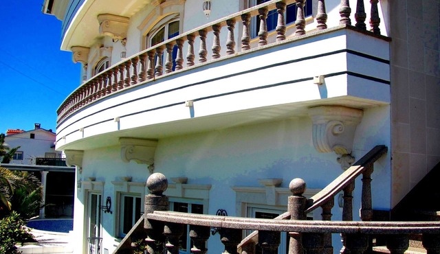 President Residence at Villa 5☆ (10-13 guests)