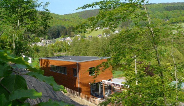 Pretty house with sauna & spa near the river