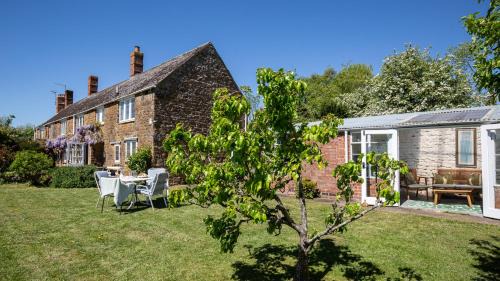 Priors Mead Cottage