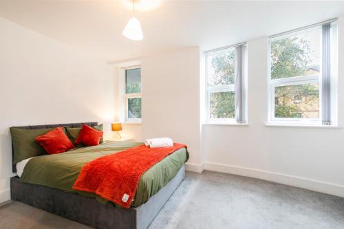 Private designer flat in Romford - 5 minute walk to Elizabeth Line