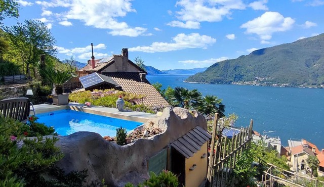 Private Eco Retreat for two -Pool- Spa - Hot Tub - Design and Lake View