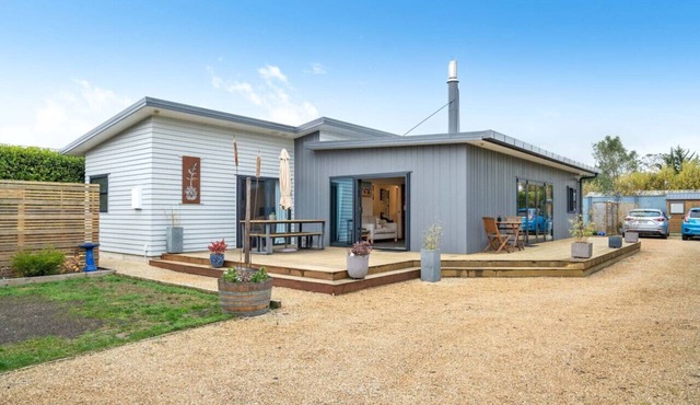 Private Escape – Seasonal Communal Pool, Tennis & Relaxed Living in Pinot Grove