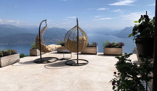 Private Luxury Spa-Retreat with Spectacular View over the Lake Maggiore