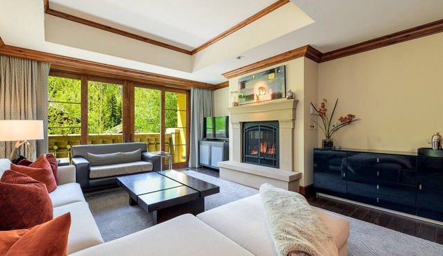 Private Ritz Home by InvitedHome | Private Shuttle, Pool, Hot Tub, Golf Access