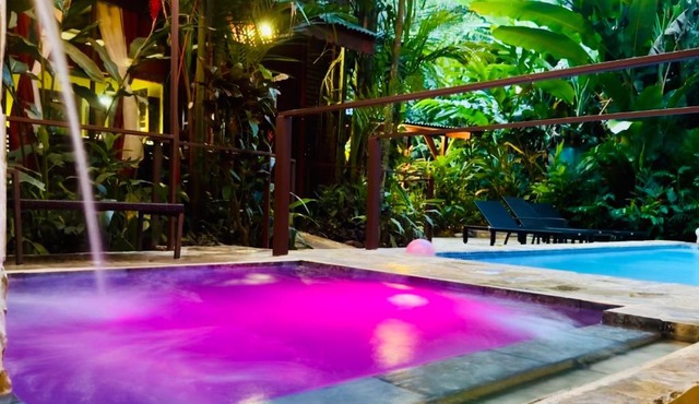 Private Villa with Pool & Heated Jacuzzi Cocles Beach