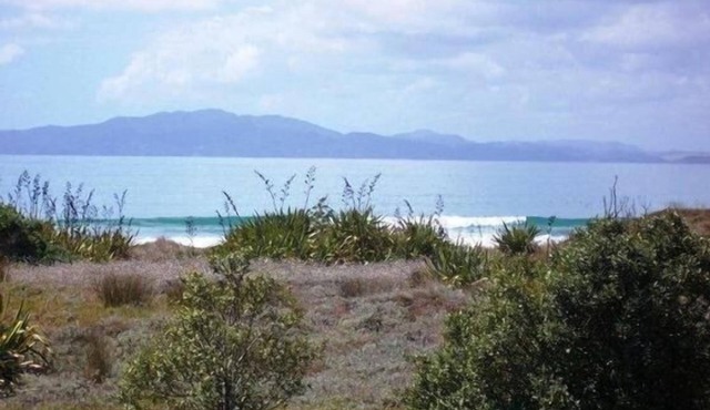Puka Bach - Paradise On Your Doorstep