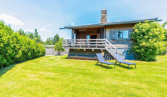 Quaint Chalet, Bernister