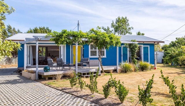 Quiet Little Blue Bach Retreat | Sunny Deck & Perfect for relaxing all year round