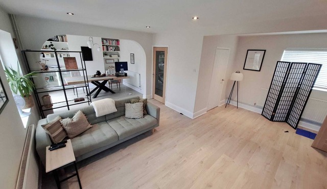 Quiet Village Home 30 Mins from Cambridge – Comfortably Sleeps 5