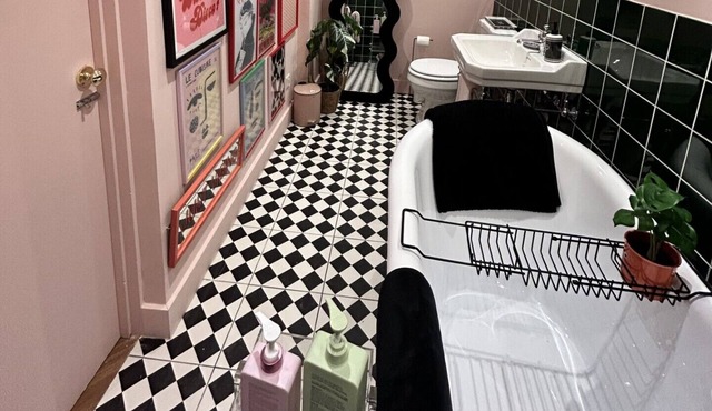 Quirky Basement Studio 5 min walk from Brighton Pier, in the heart of the Lanes!