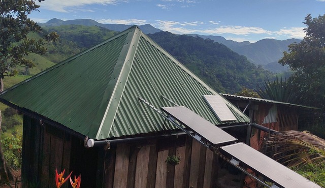 Rainforest Solar Retreat, Mountains & Gulf Views, Total Peace with Starlink