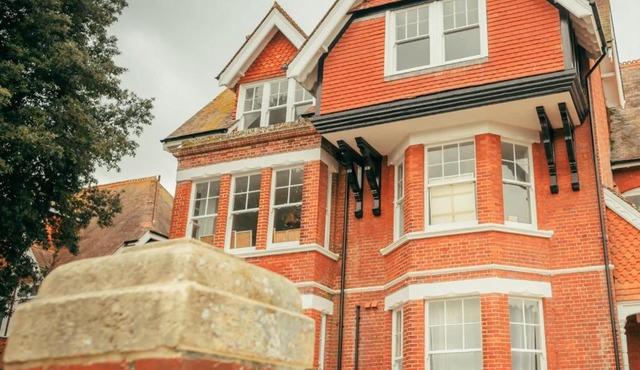 Ravelston Grange - stylish, spacious garden flat