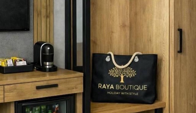 Raya Boutique