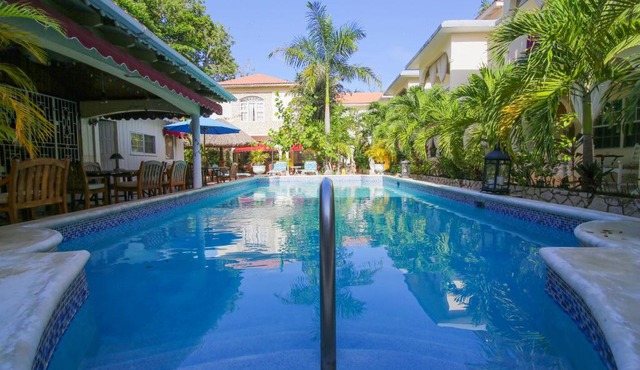 Rayon Hotel