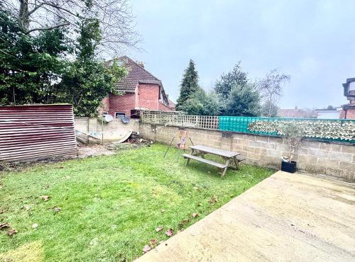 Recently fully refurbished -January 2026- private en-suite room with brand-new bathroom and private entrance