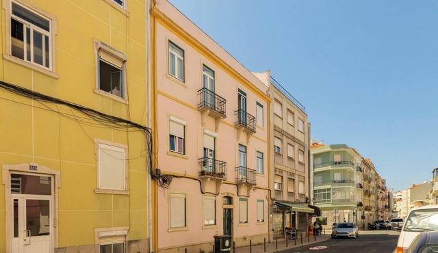 Recently renovated 2-bedroom apartment near Alameda, in a quiet and central area of Lisbon